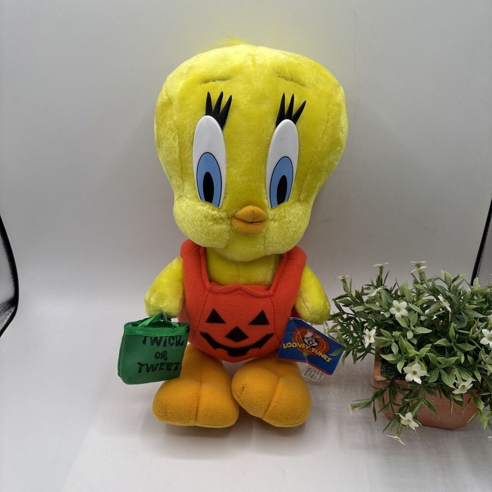 1997 Looney Tunes Tweety Bird Twick or Tweet Stuffed Plush Halloween Toy 12" NWT